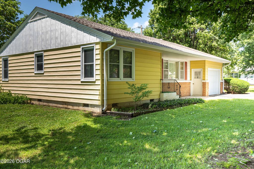 701 Hagny St, Lamar, MO - View 3