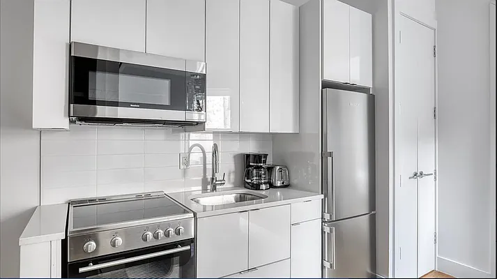 Rented by REAL New York | media 7