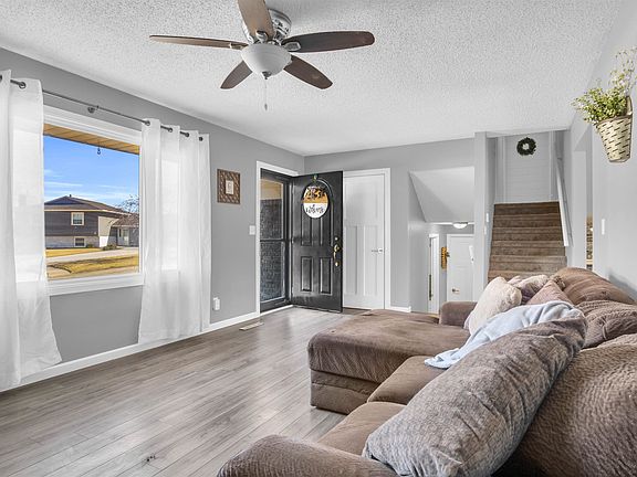 3rd image of 3 Parklane Pl