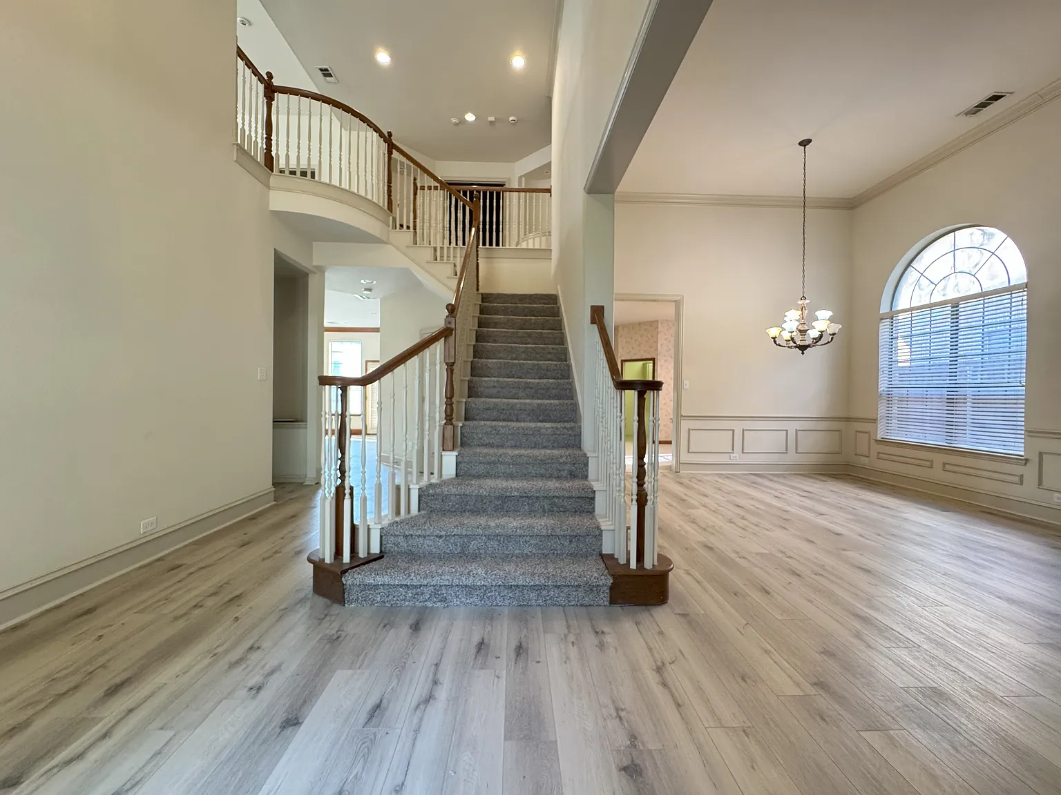 4 bed, 3.5 bath, 3732 sqft, $3,495 — Photo 2