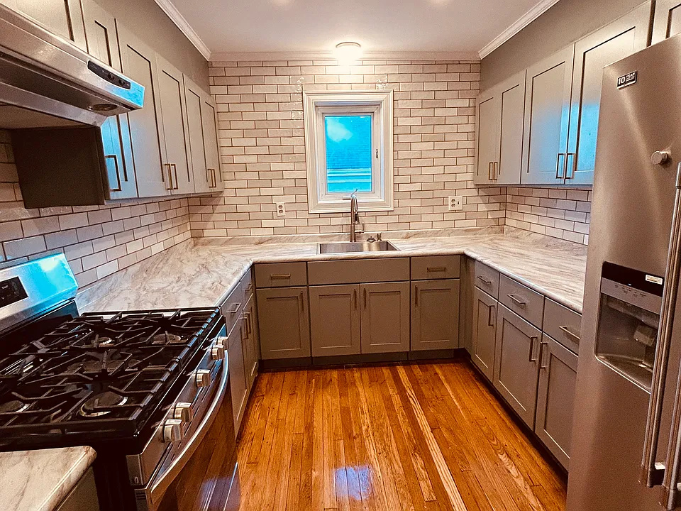 250-252 Central Ave #1