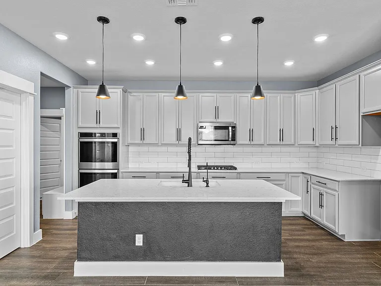 525 Compania Cv — Photo 11