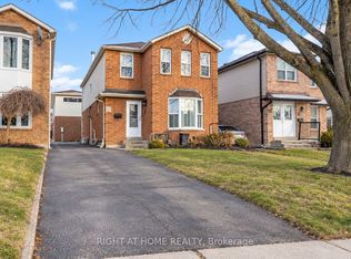 23 Kirkham Dr #B, Ajax, ON L1S 5K6