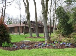 1051 McCormick Dr, Lake Forest, IL 60045