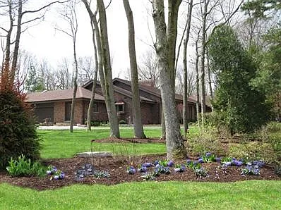 1051 McCormick Dr photo 1