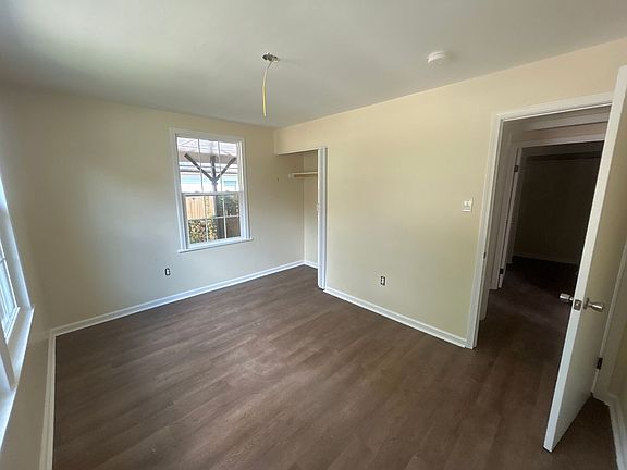 4th image of 141 Pike Ave