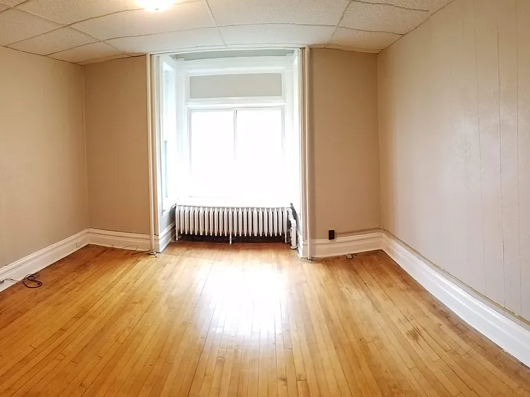 231 E 5th St #1 — Photo 11