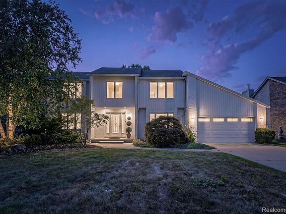 4th image of 5474 Maple Leaf Ct