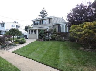 33 Thomas St, Old Bridge, NJ 08857