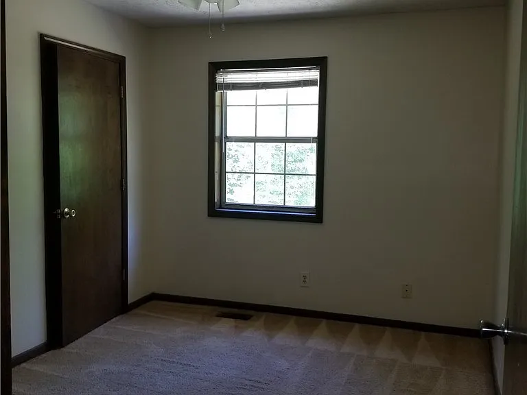 2401 Oak St #A — Photo 10