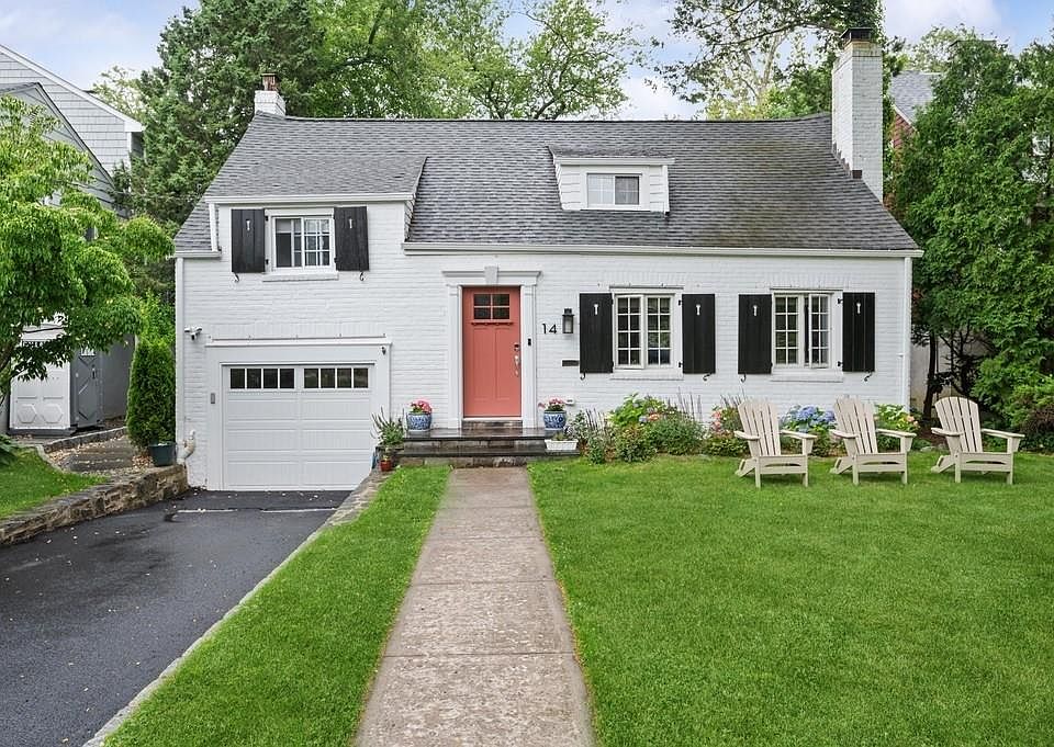 1st image of 14 E Brookside Drive