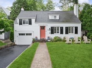 14 E Brookside Dr, Larchmont, NY 10538
