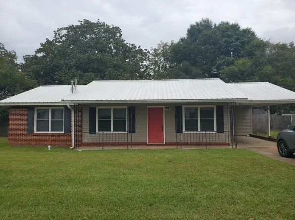 3 Holman St, Daleville, AL 36322