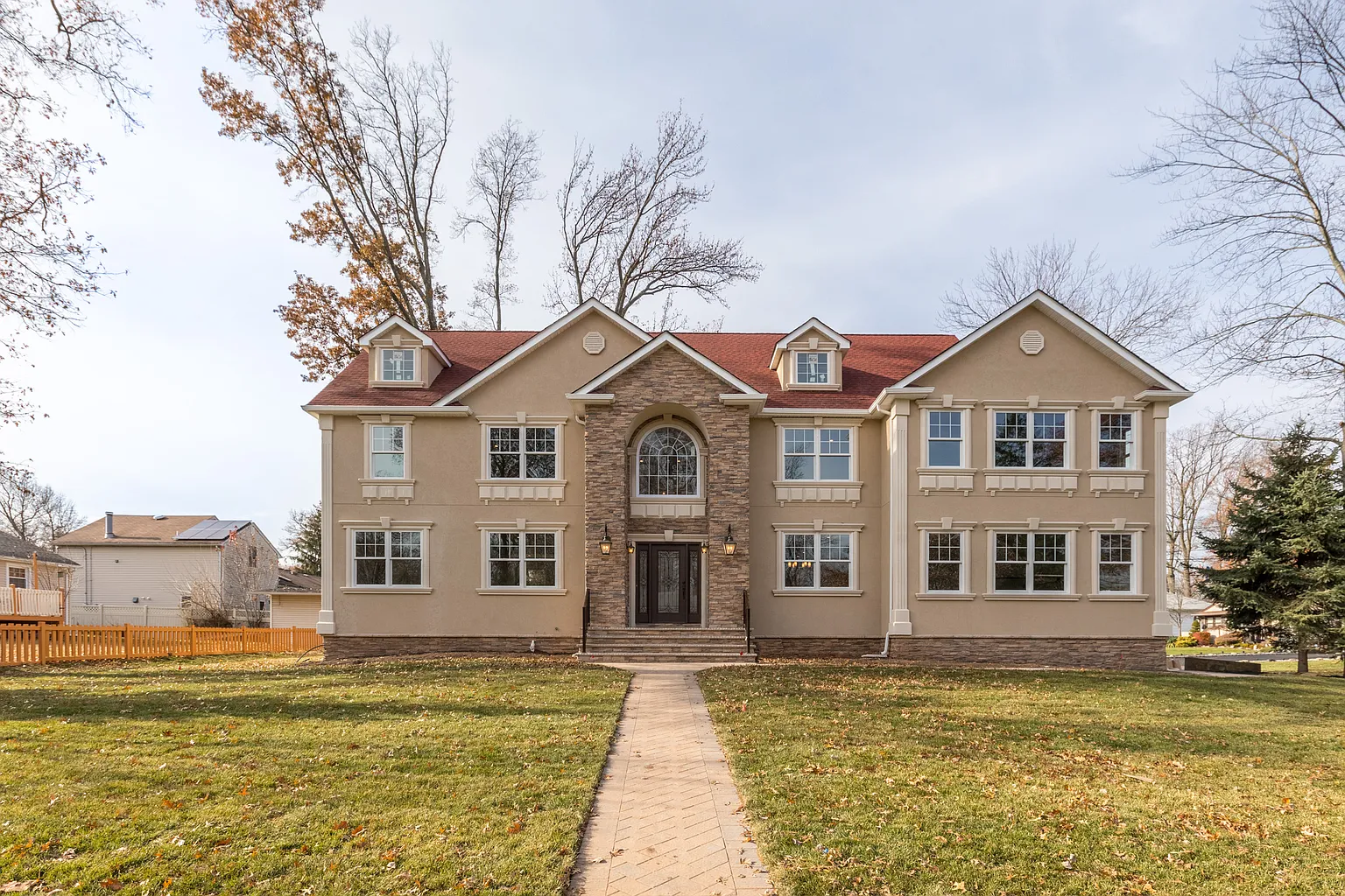 1007 Beatrice Pkwy photo 1