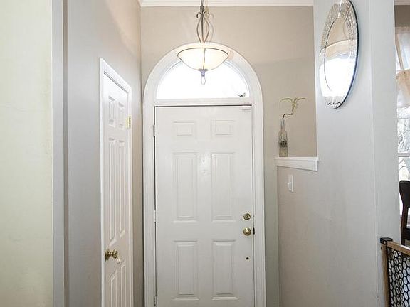 2nd image of 23 Hunting Horn Cir