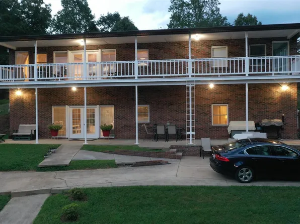 4635 27th Street Ln NE, Hickory, NC 28601