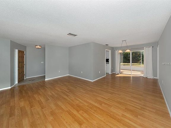 2nd image of 1611 E Cypress Point Dr
