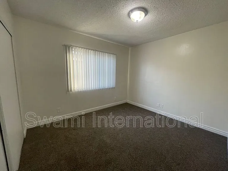 10970 S Figueroa St #7 — Photo 14