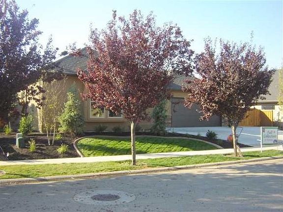 2nd image of 647 E Peach Springs St