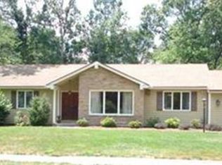 34 Cheshire Dr, Longmeadow, MA 01106