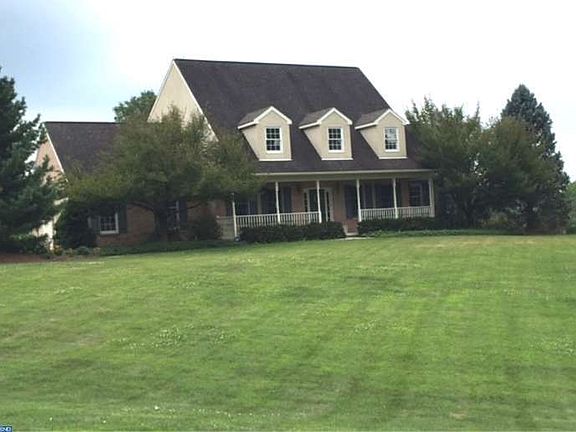 2nd image of 44 Kathleen Ct