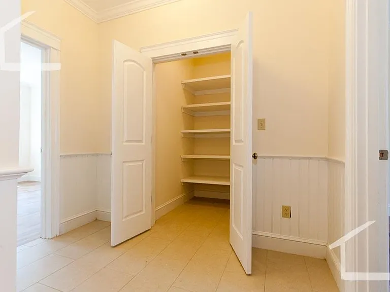 76 Quint Ave #13 — Photo 8