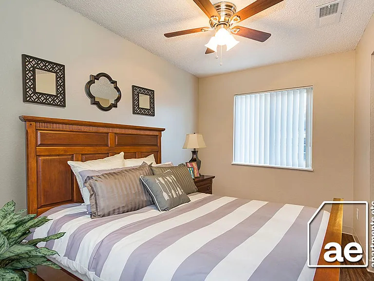 Creek View Apartments — Photo 7