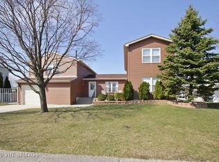 20738 S Acorn Ridge Dr, Frankfort, IL 60423