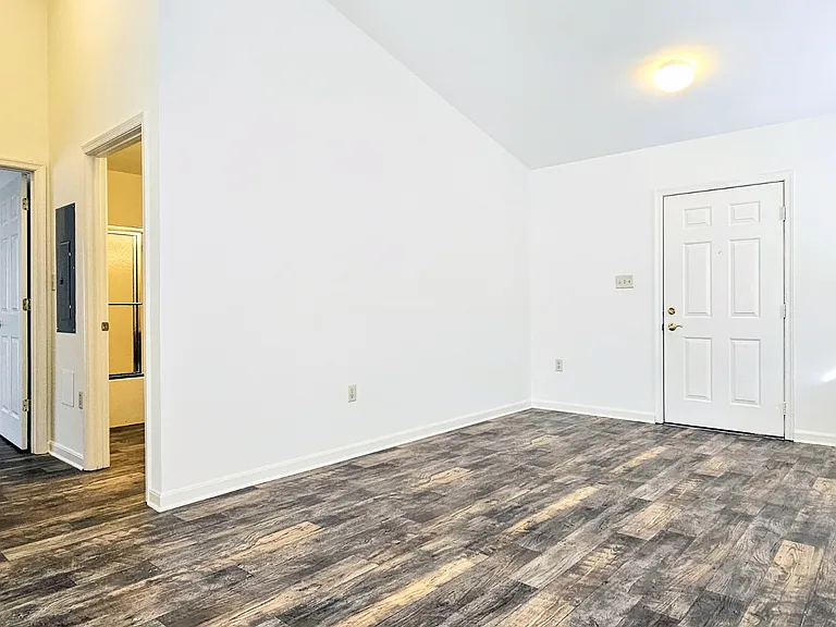 680 Wallingford Rd #106 — Photo 3