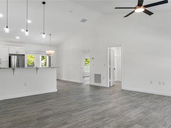 5th image of 7816 104th Ave