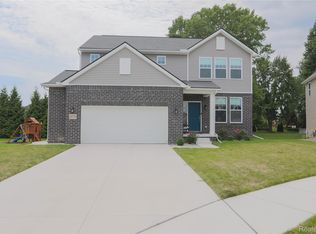 20776 Wexford Dr, Macomb, MI 48044