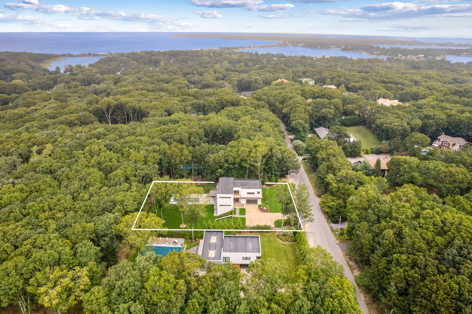  Close to Long Beach and Sag Harbor Village