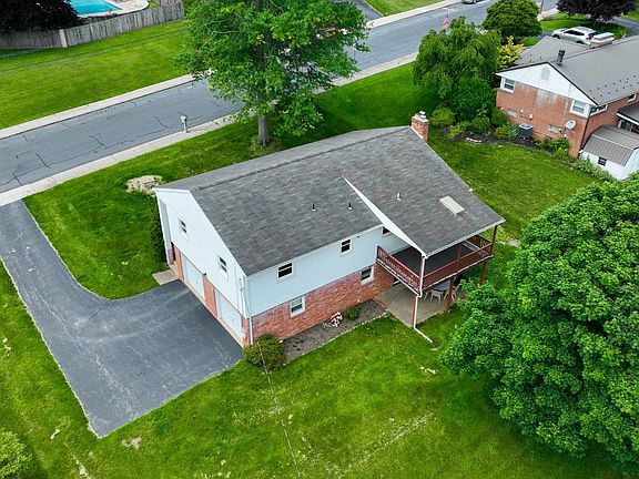 4th image of 213 S Franklin St