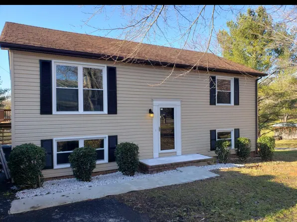 206 Holcomb Path Rd, Lynchburg, VA 24501