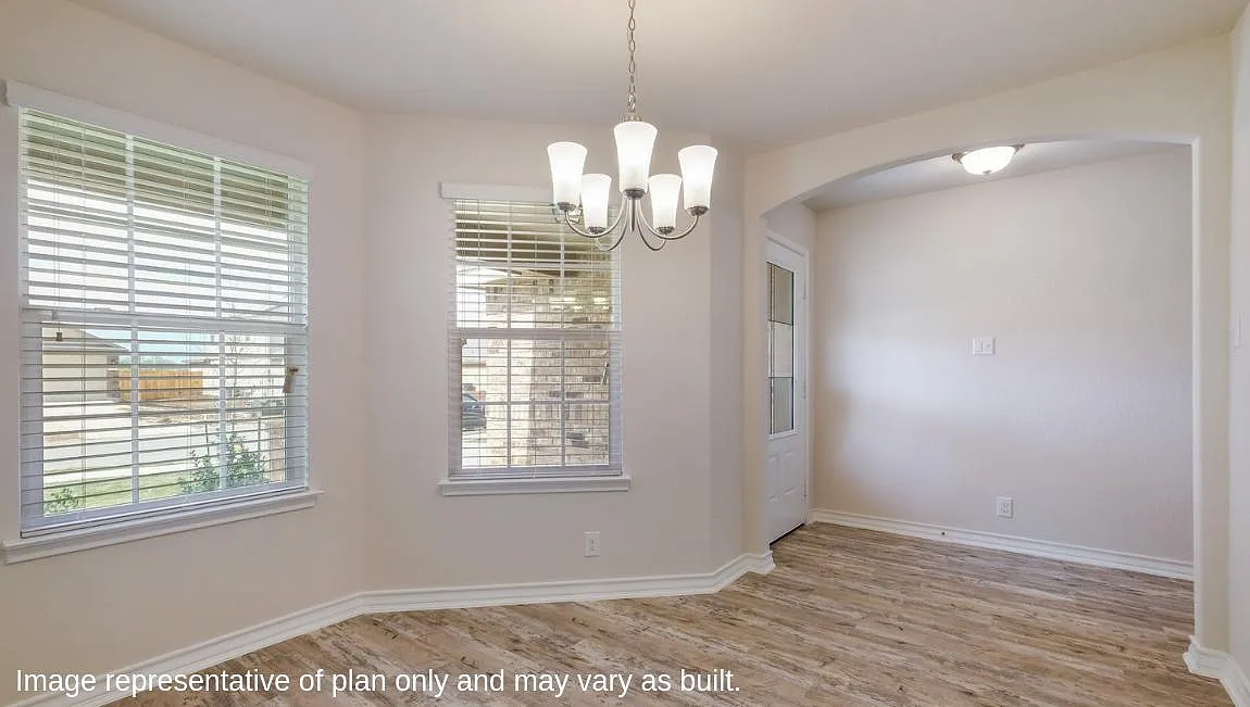 4 bed, 2.5 bath, 2323 sqft, $2,100 — Photo 2