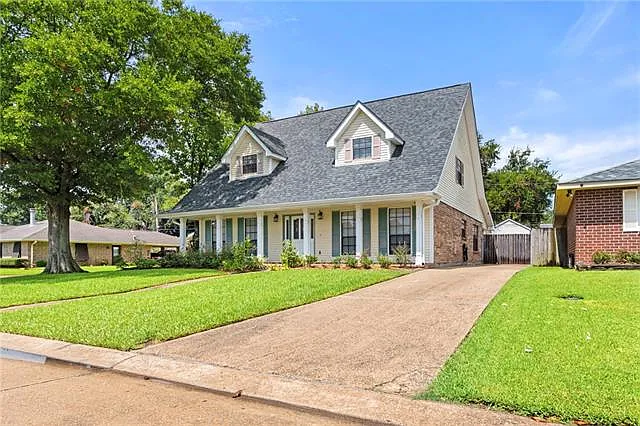 3 bed, 2.0 bath, 2115 sqft, $2,250 — Photo 2