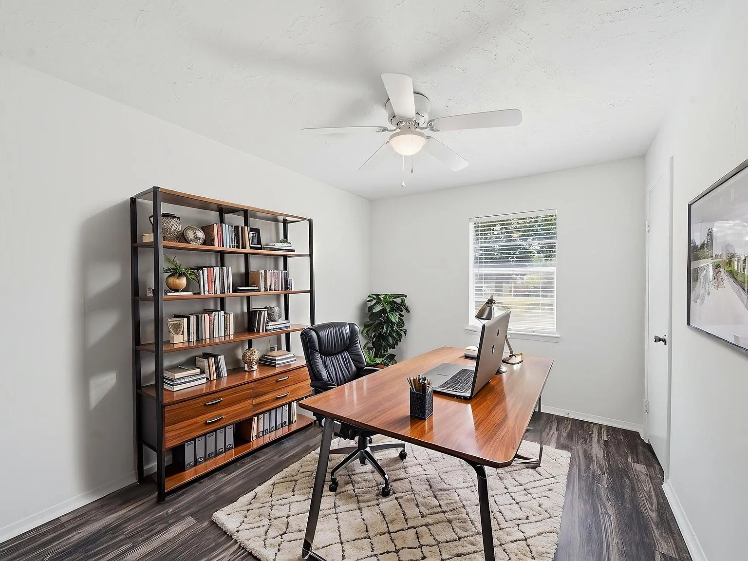 3 bed, 2.0 bath, 1405 sqft, $1,950 — Photo 4