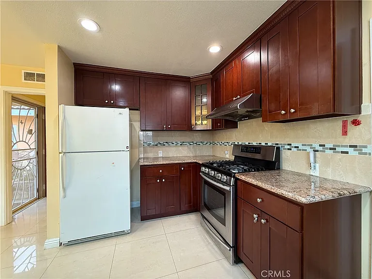 1127 S Nantes Ave — Photo 8