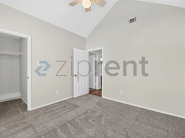 2508 Hawk Dr — Photo 17