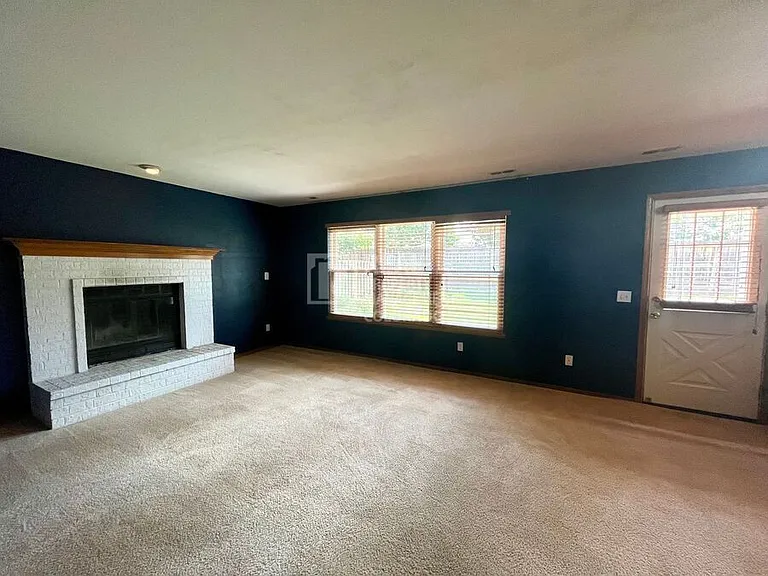 1313 Coolcrest Dr — Photo 10