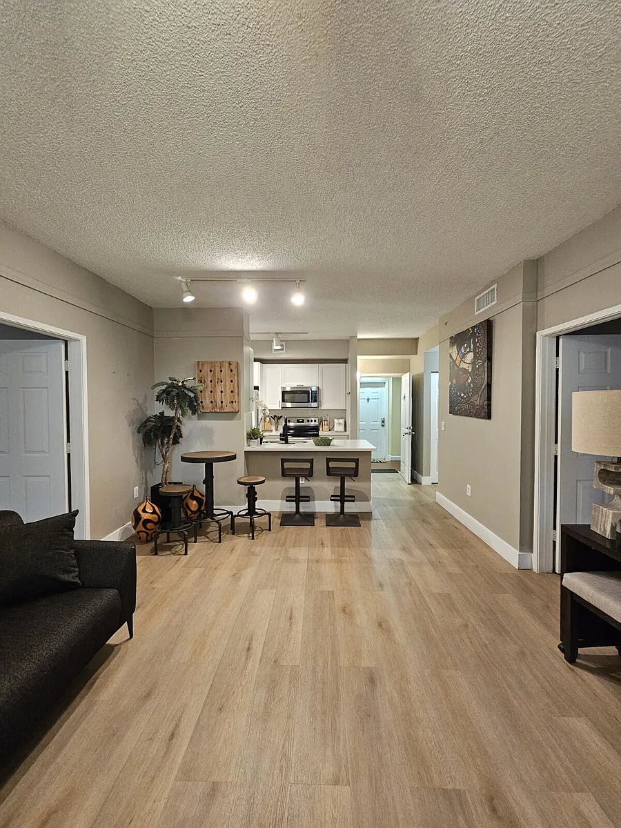 Building Photo - 780 Sapodilla Ave #105