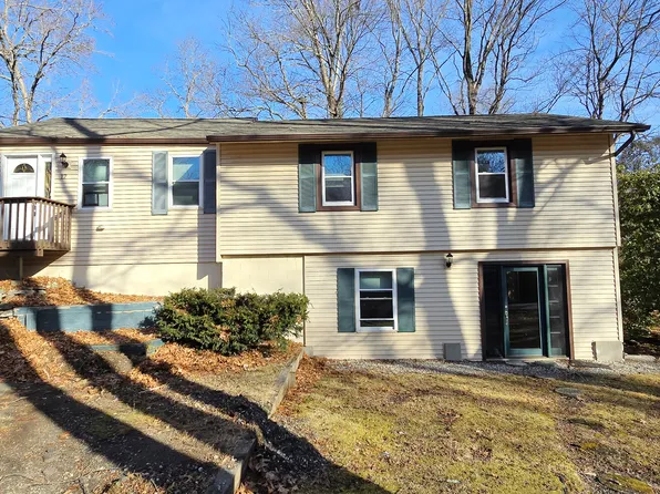 17 Ireland Drive, Coventry, CT 06238