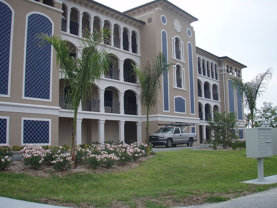 Front View of Bldg