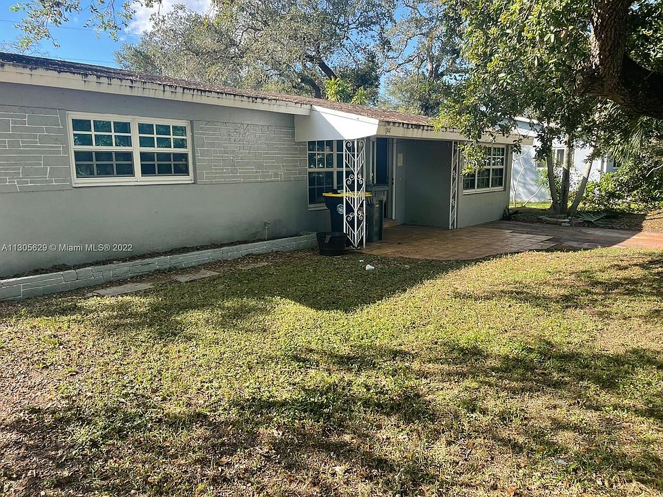 1st image of 4661 SW 25th Ave #4661