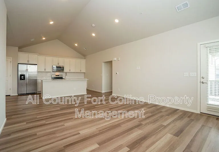 2614 Conquest St #F — Photo 4