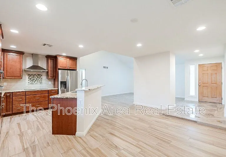 3231 N Woodburne Dr — Photo 9