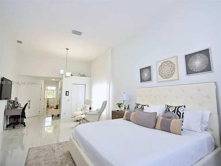 710 Lake Blvd — Photo 11