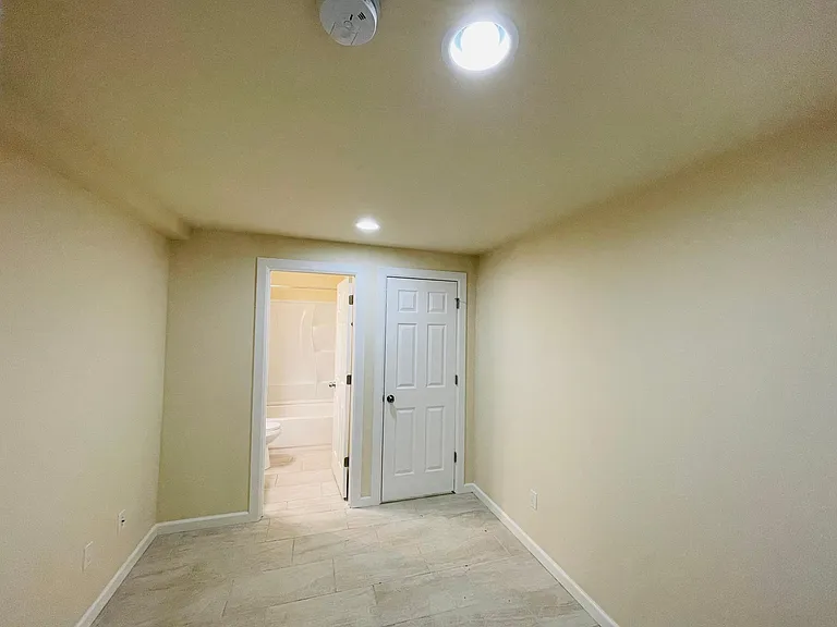 5790 Roosevelt Way NE — Photo 17