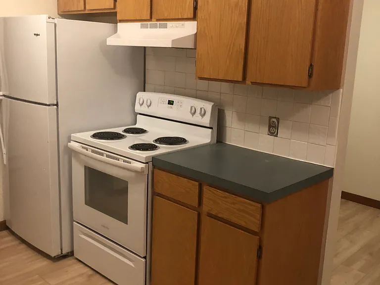 1120 Cypress Dr — Photo 10