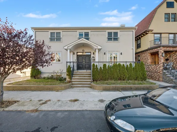 3832 Lyme Avenue image 3 of 29